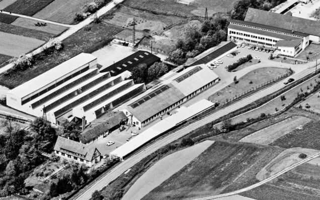 1964 – 1966: Erweiterung Werk 1. Bau einer Shedhalle und einer Montagehalle.