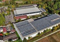 Im Rahmen unserer Umwelt- und Energiemanagementsysteme bewerten wir Chancen und Risiken, die zum Beispiel mit unserem Energie- und Materialverbrauch, mit Emissionen, Abfall sowie Flächennutzung einhergehen.